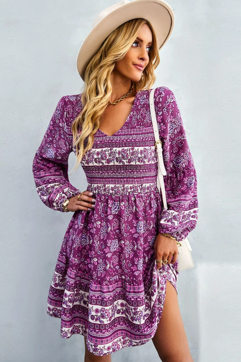 Boho böhmisches Kleid mit Ballonärmeln und V-Ausschnitt