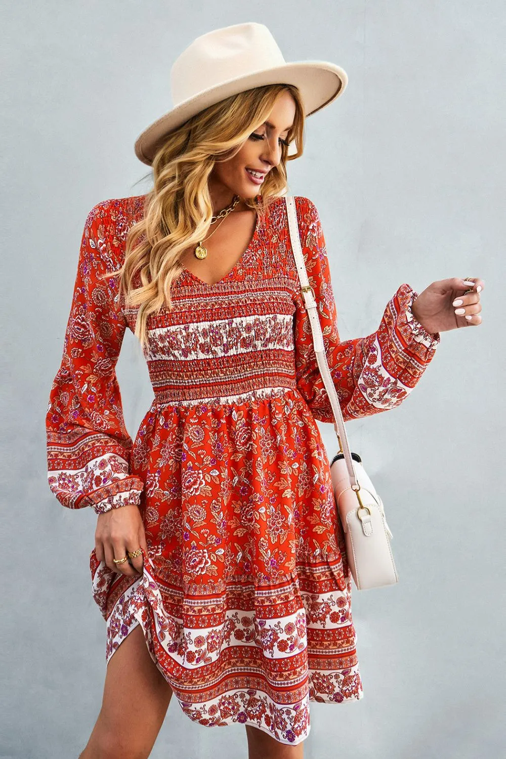Boho böhmisches Kleid mit Ballonärmeln und V-Ausschnitt