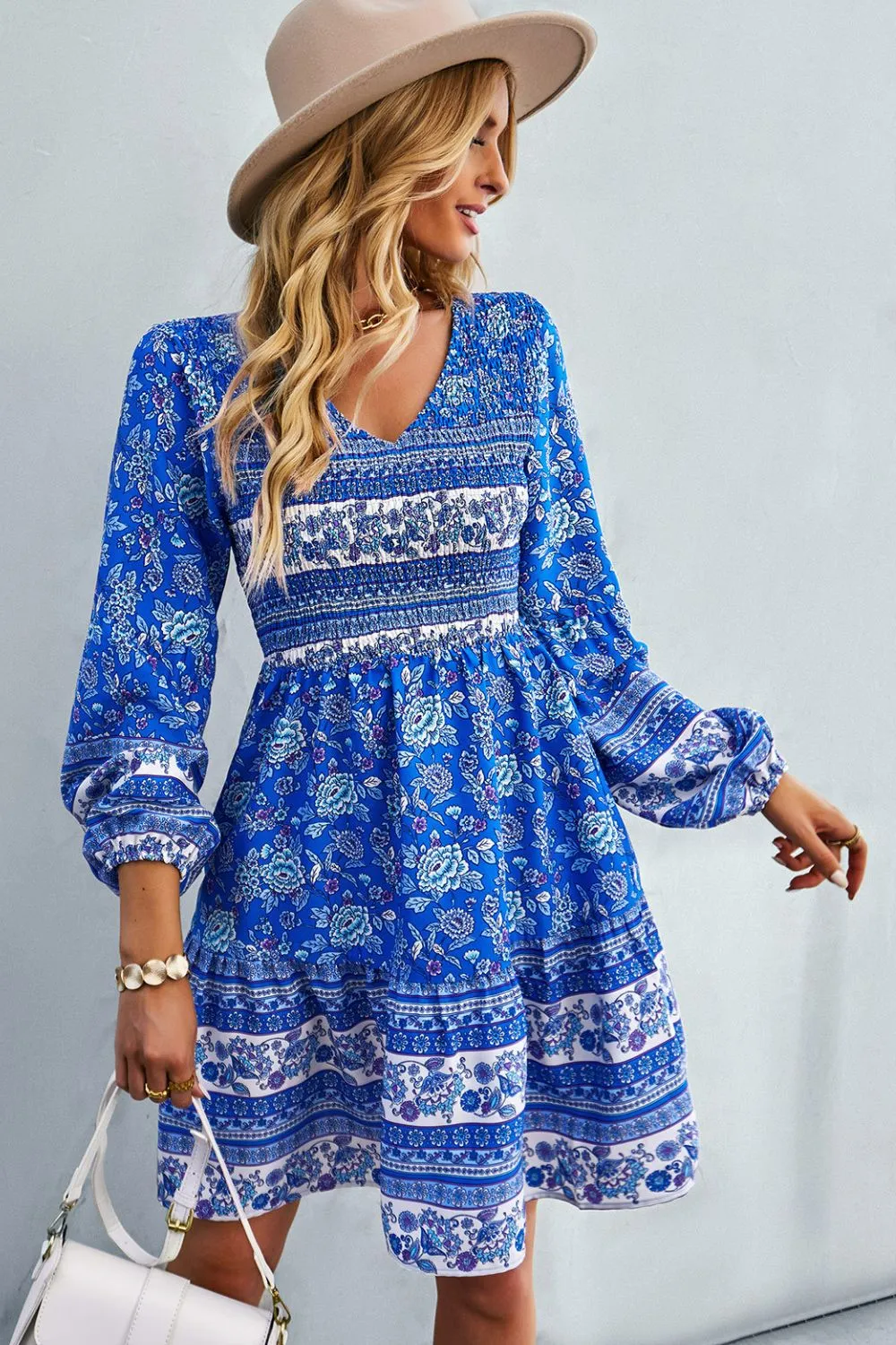Boho böhmisches Kleid mit Ballonärmeln und V-Ausschnitt