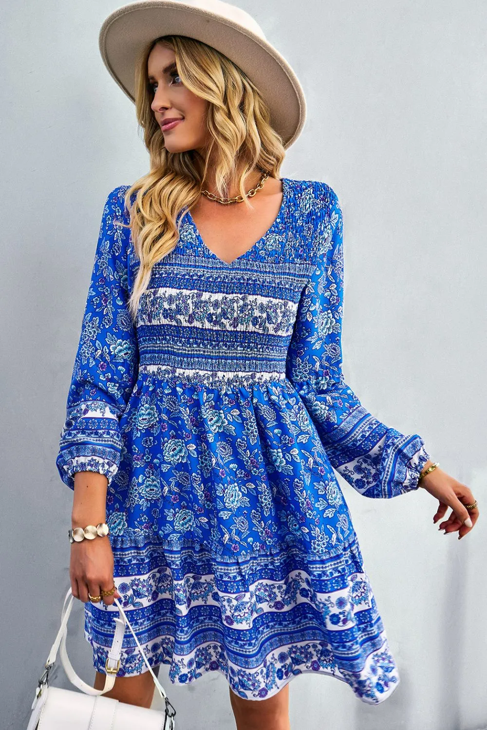 Boho böhmisches Kleid mit Ballonärmeln und V-Ausschnitt