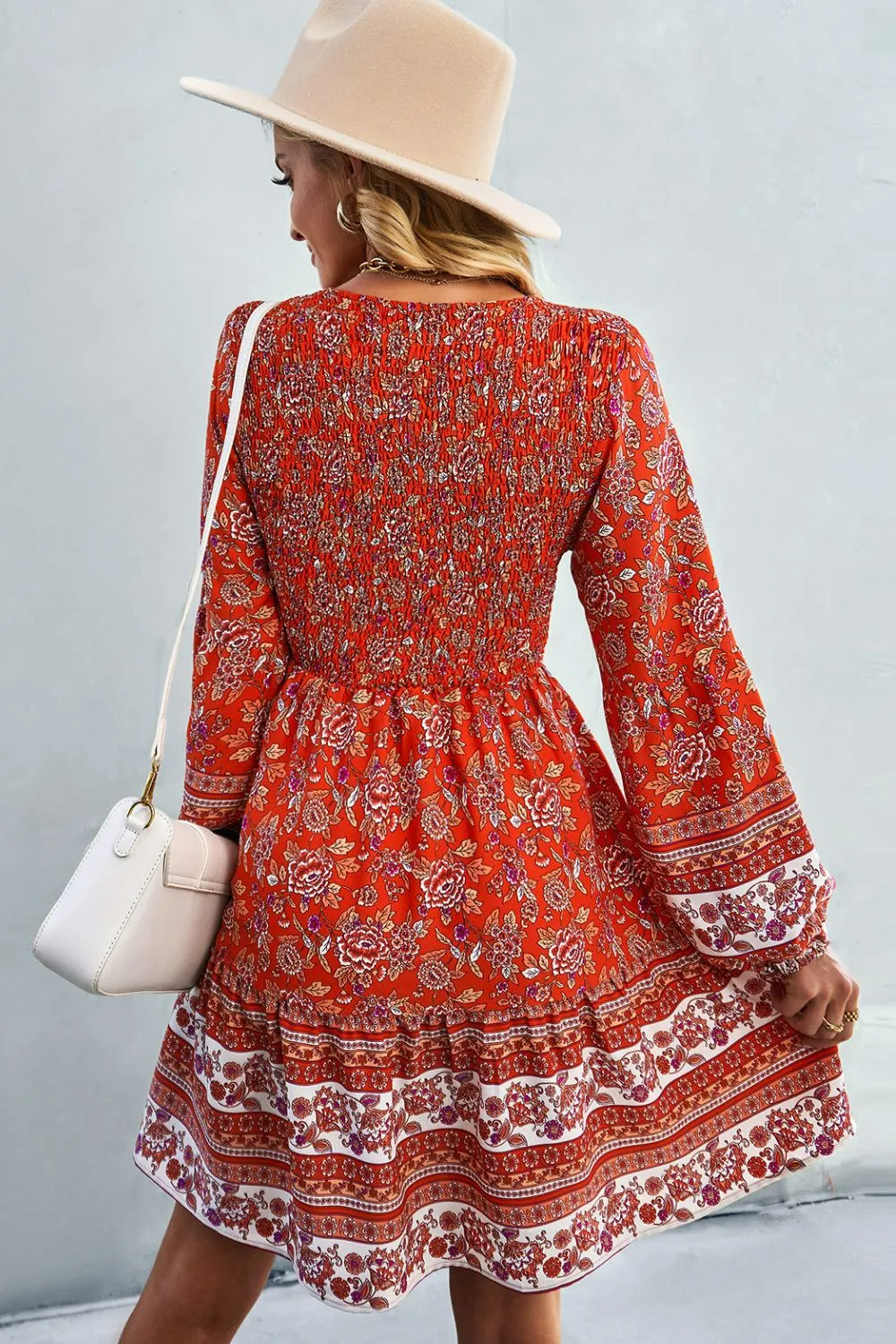 Boho böhmisches Kleid mit Ballonärmeln und V-Ausschnitt