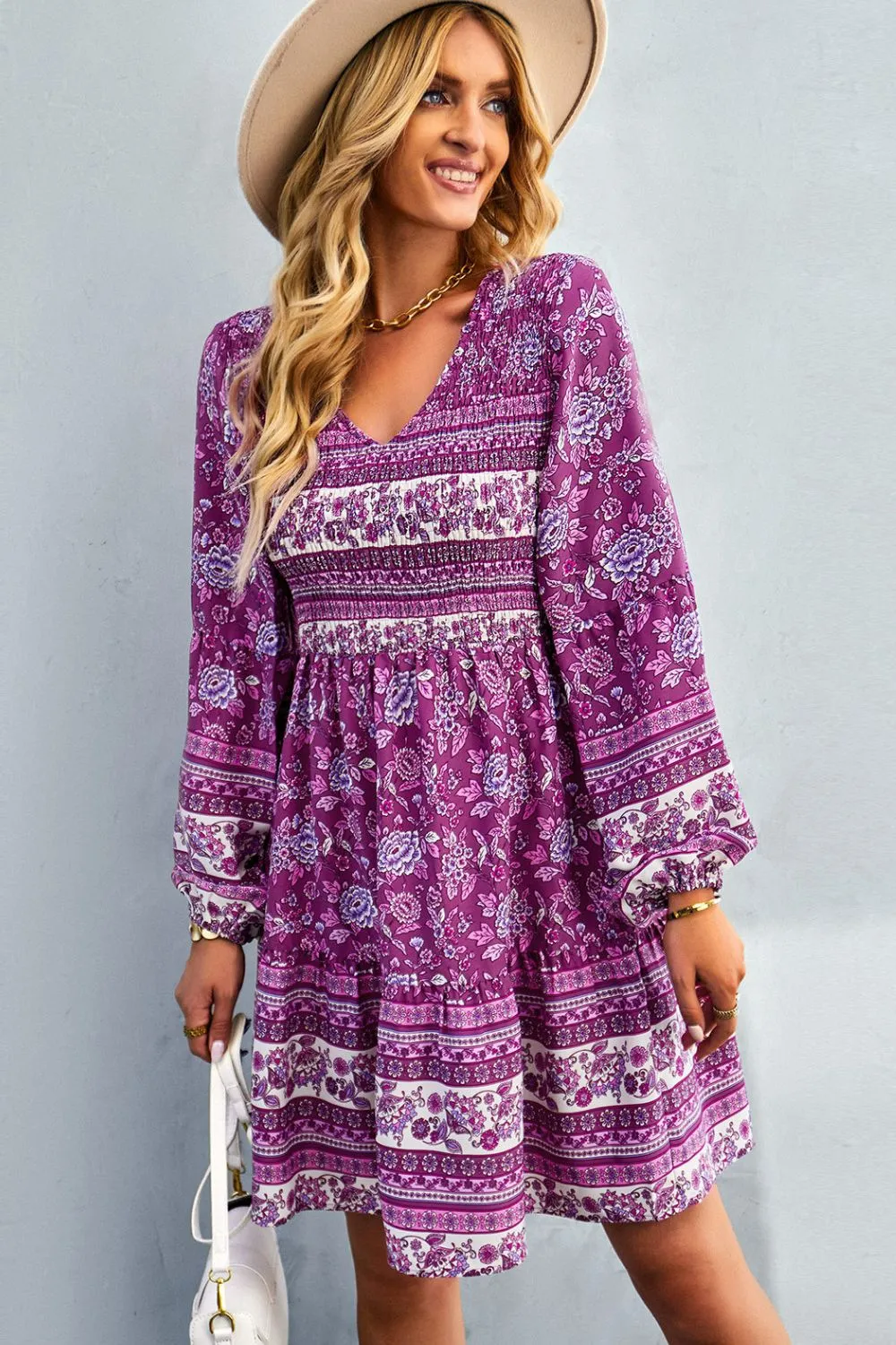 Boho böhmisches Kleid mit Ballonärmeln und V-Ausschnitt