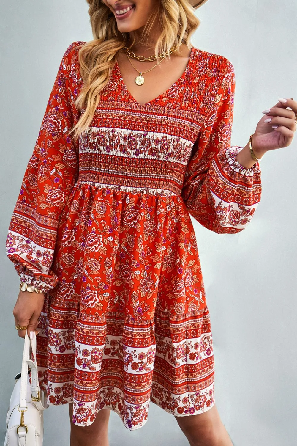 Boho böhmisches Kleid mit Ballonärmeln und V-Ausschnitt
