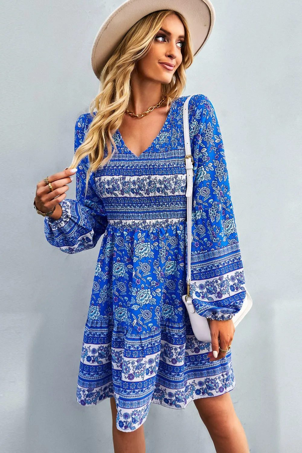 Boho böhmisches Kleid mit Ballonärmeln und V-Ausschnitt