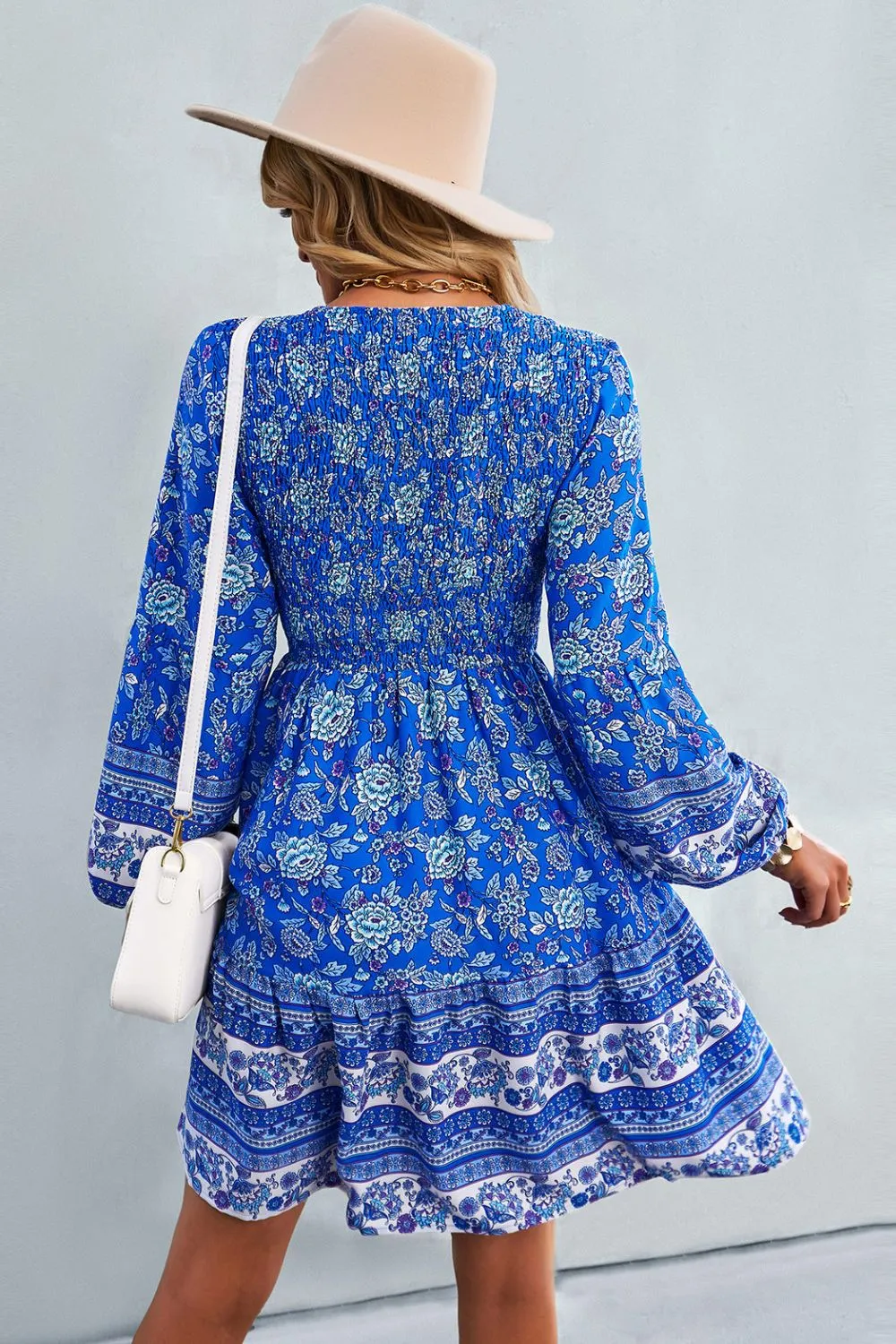 Boho böhmisches Kleid mit Ballonärmeln und V-Ausschnitt
