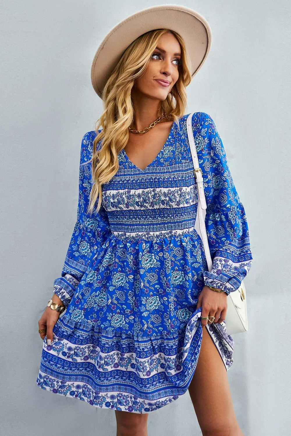 Boho böhmisches Kleid mit Ballonärmeln und V-Ausschnitt