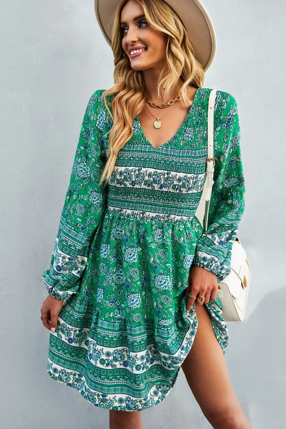Boho böhmisches Kleid mit Ballonärmeln und V-Ausschnitt