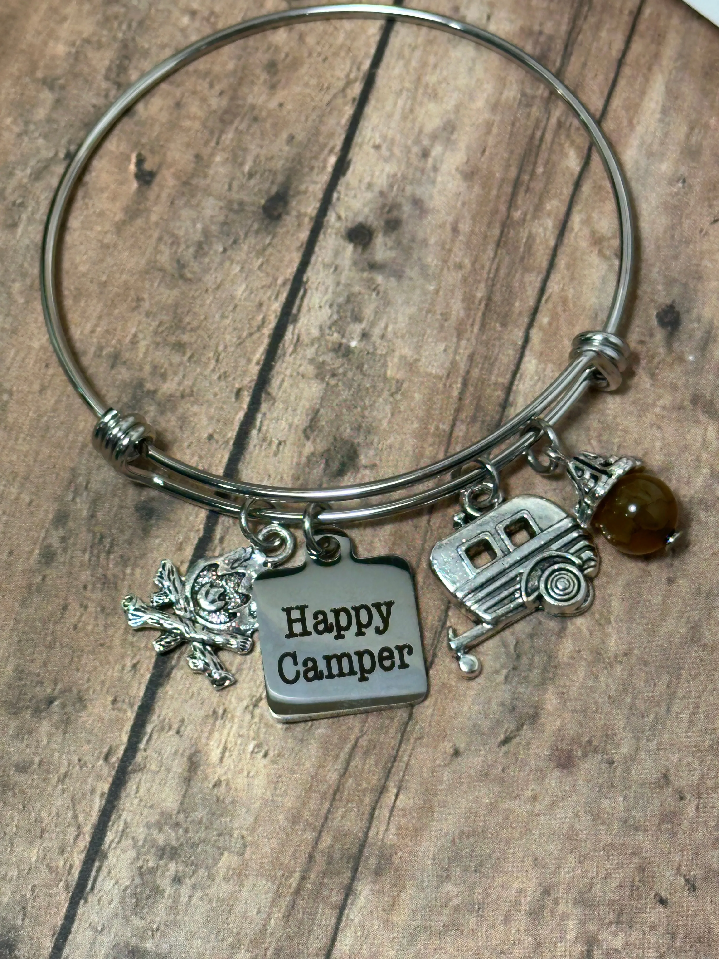 HAPPY CAMPER (B17)