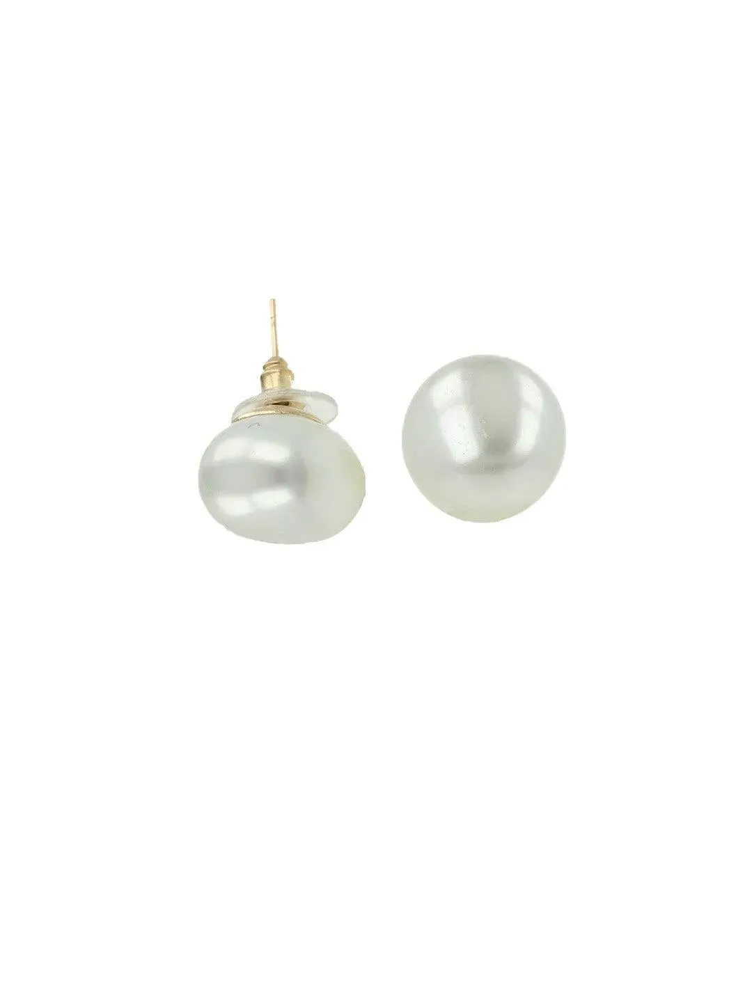 Kirti Kulhari In White Pearl Statement Studs