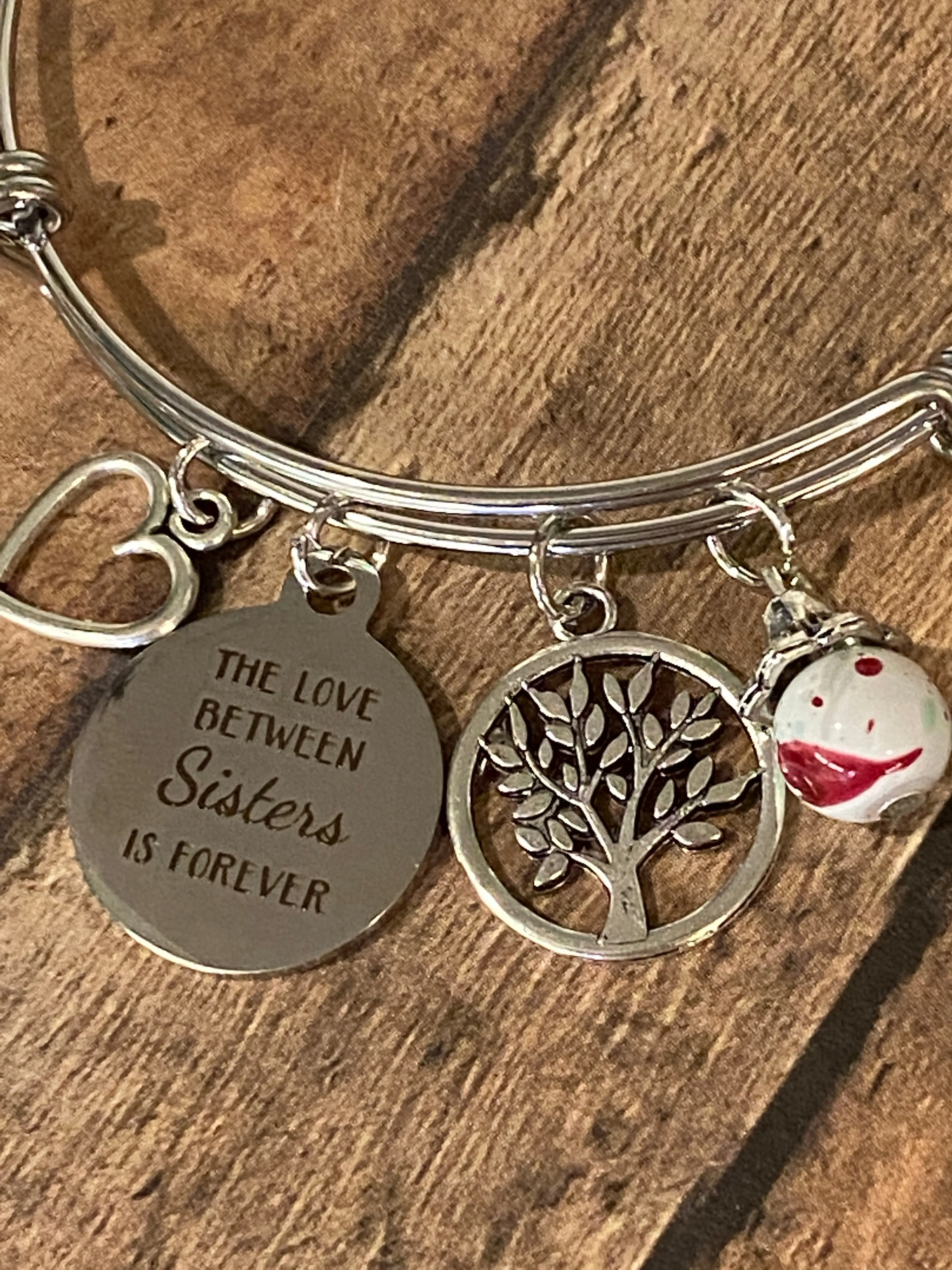 LOVE BETWEEN SISTERS (B131)