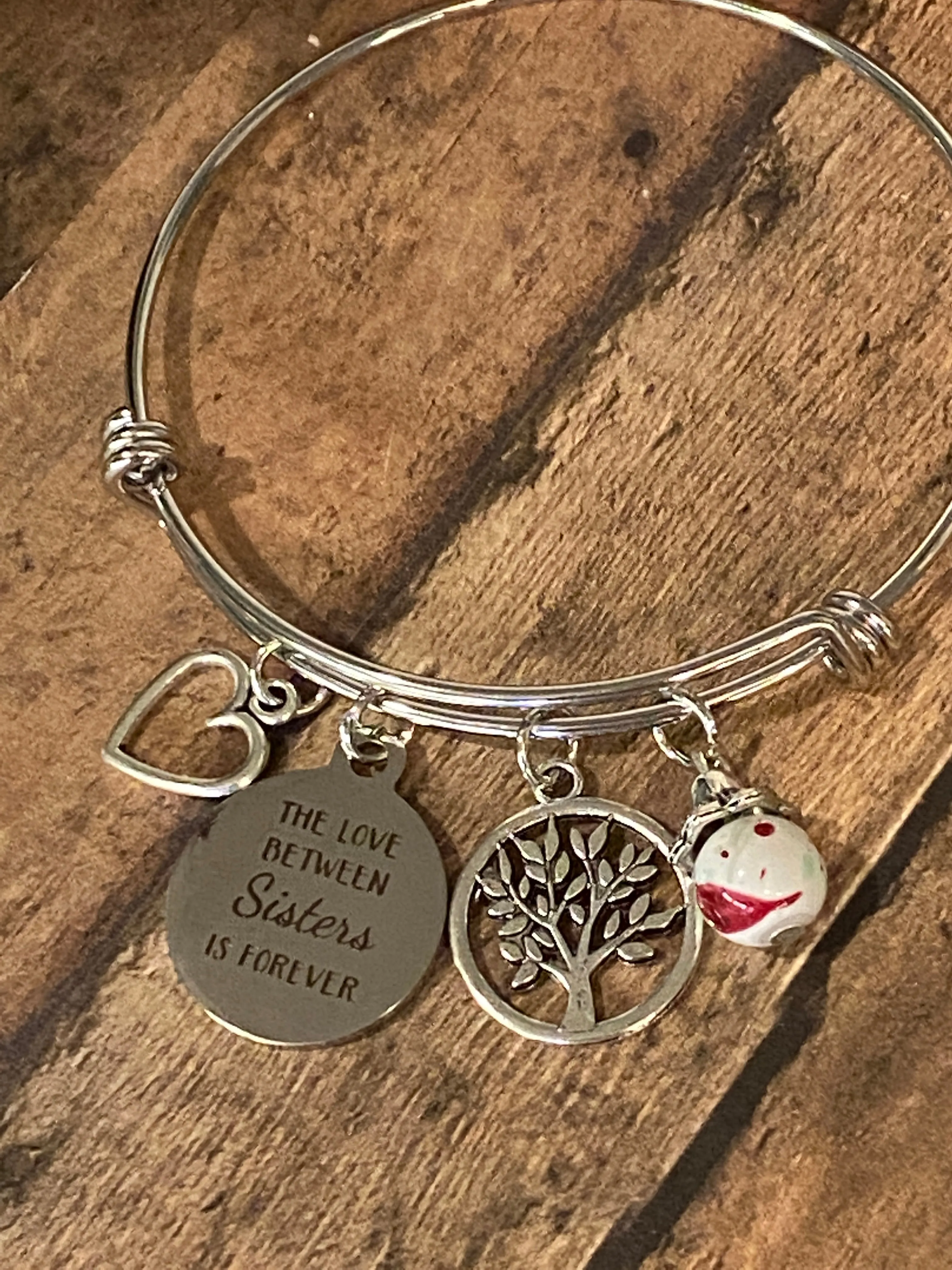 LOVE BETWEEN SISTERS (B131)