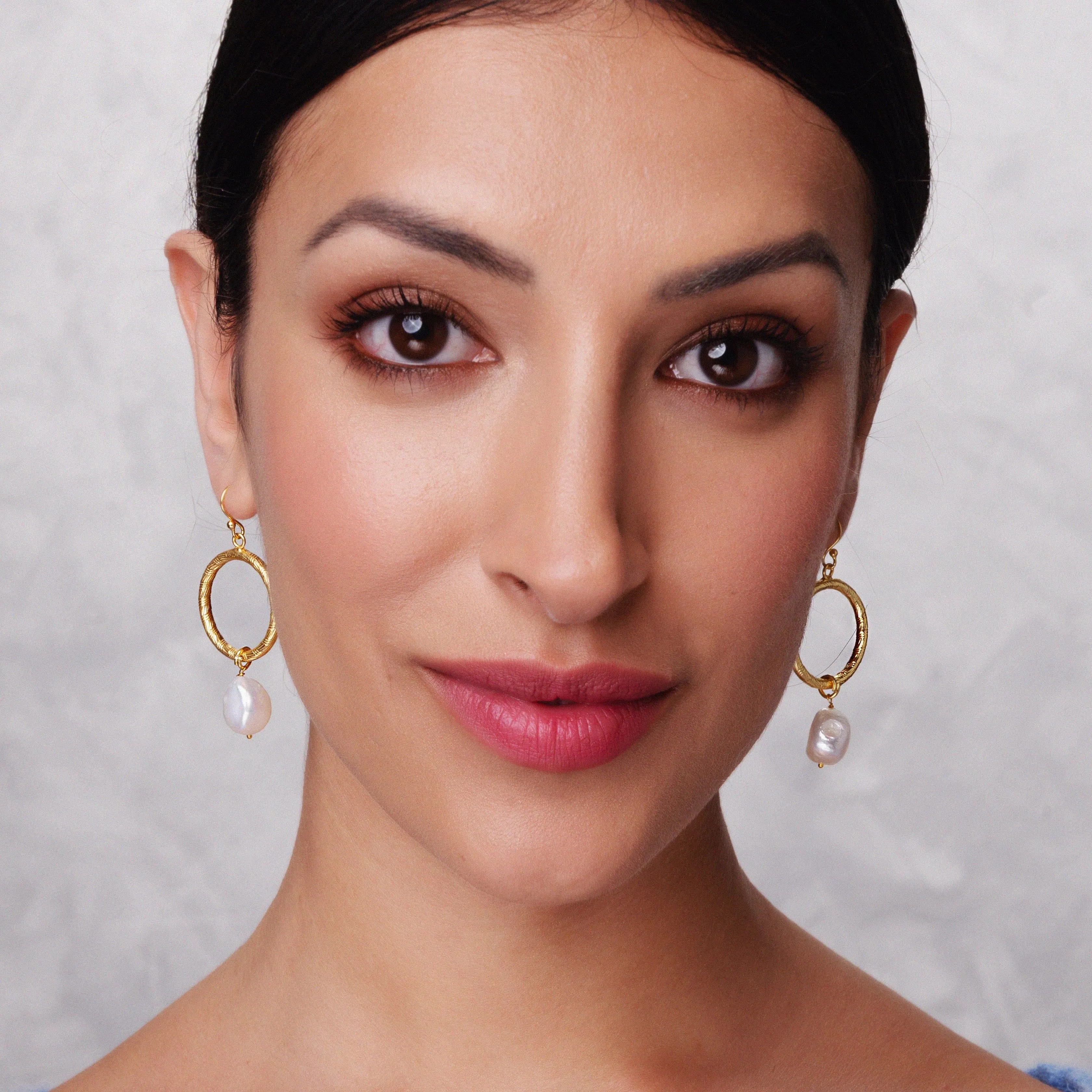 Margot Pearl Hoop Earrings