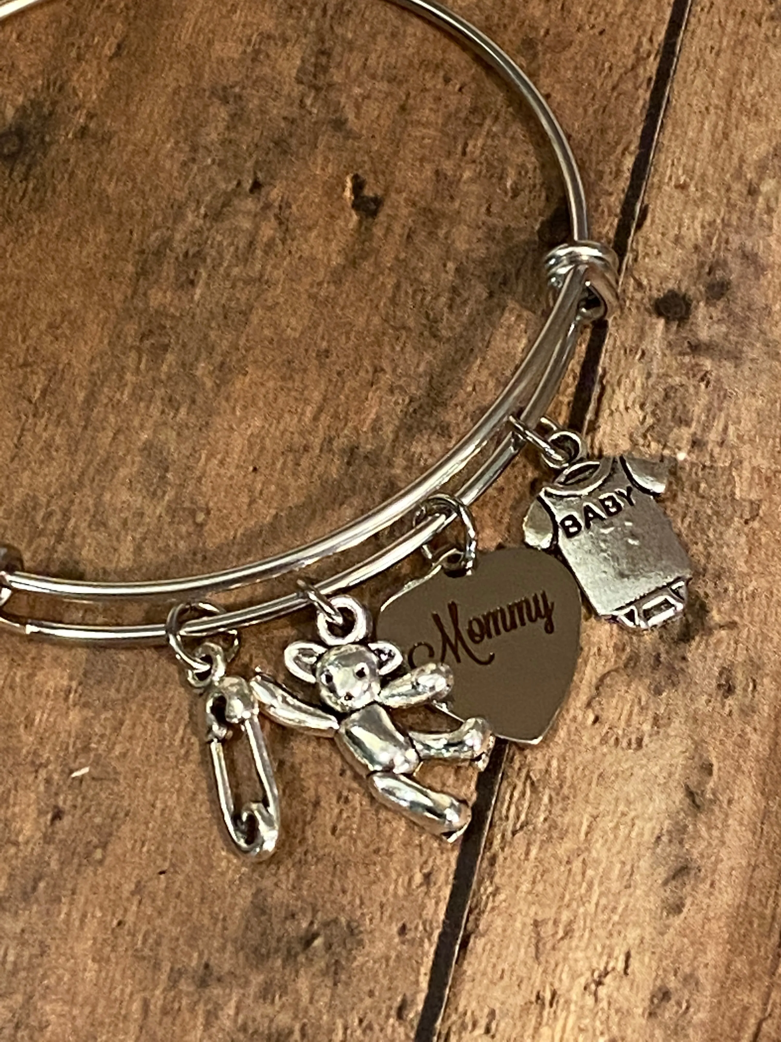 MOMMY (B50)