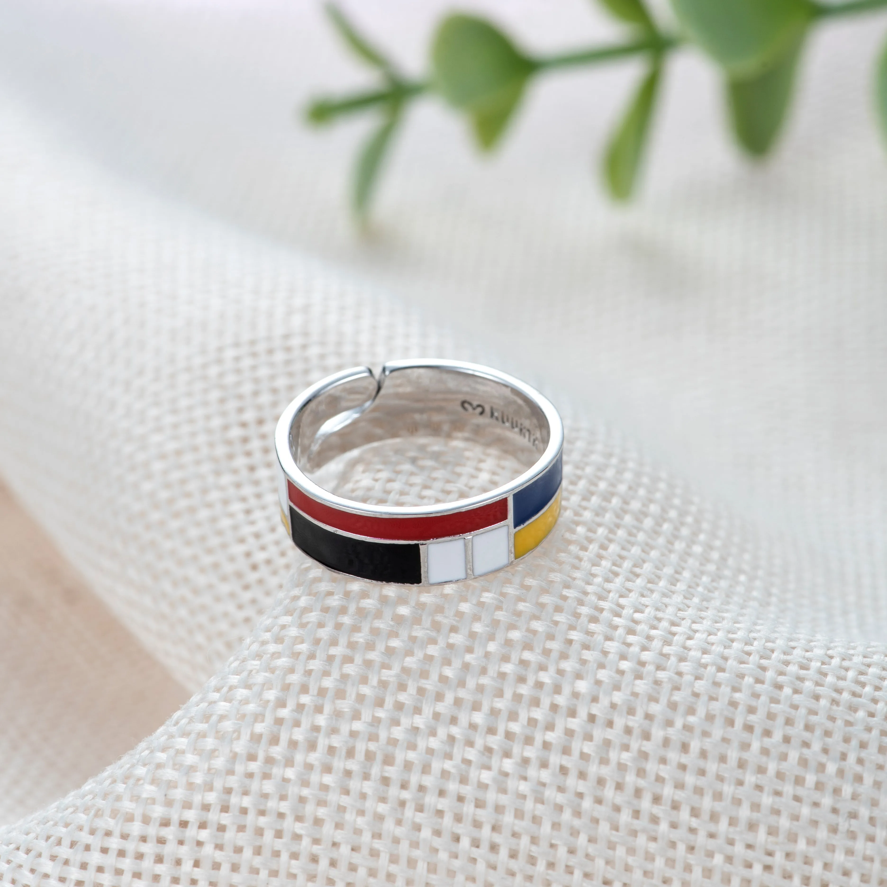 Neoplasticism - Ring
