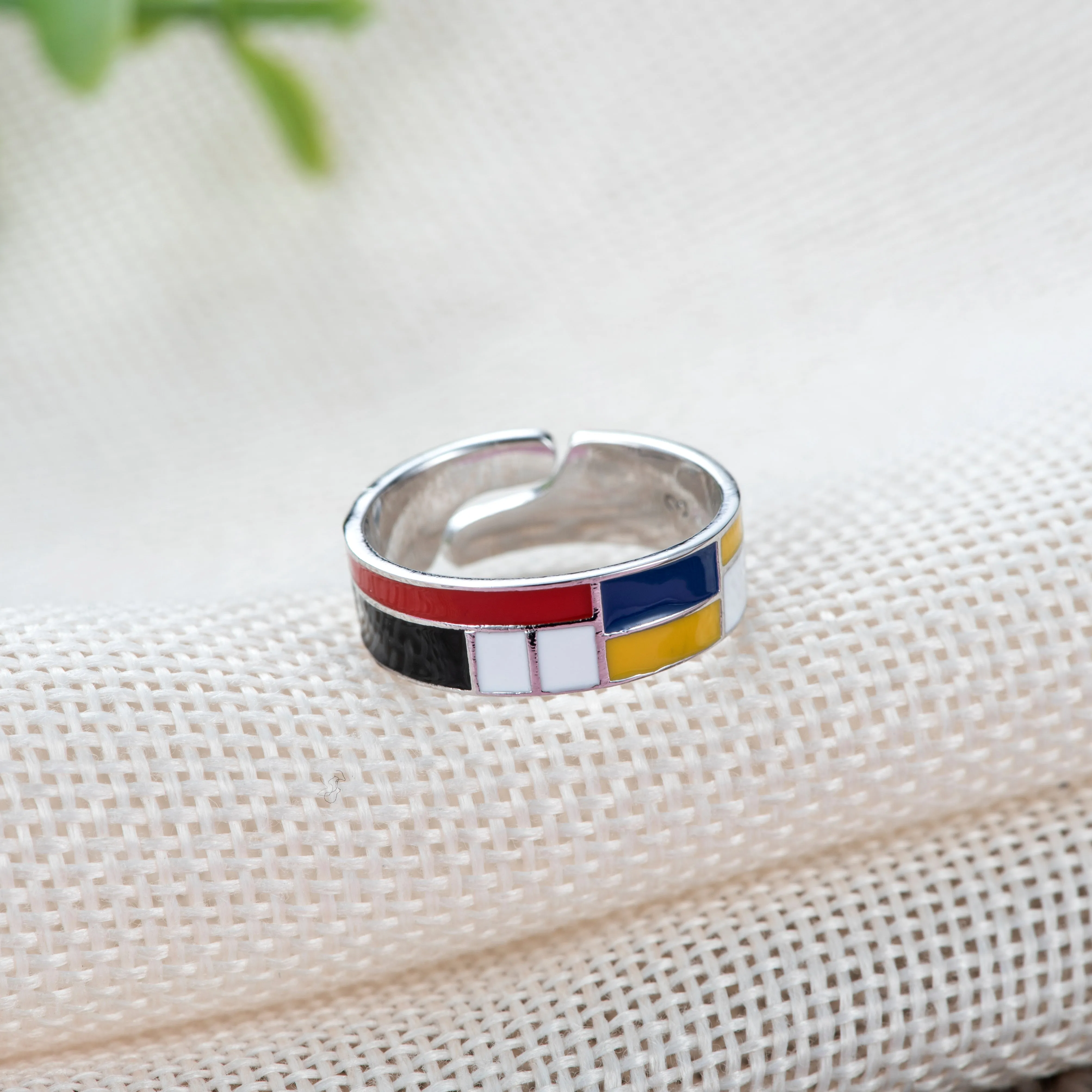 Neoplasticism - Ring