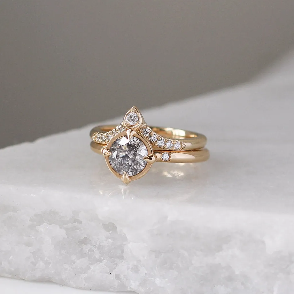 Pear Diamond Point Band