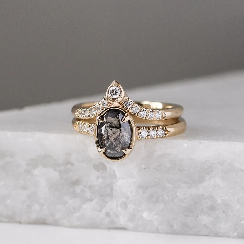 Pear Diamond Point Band