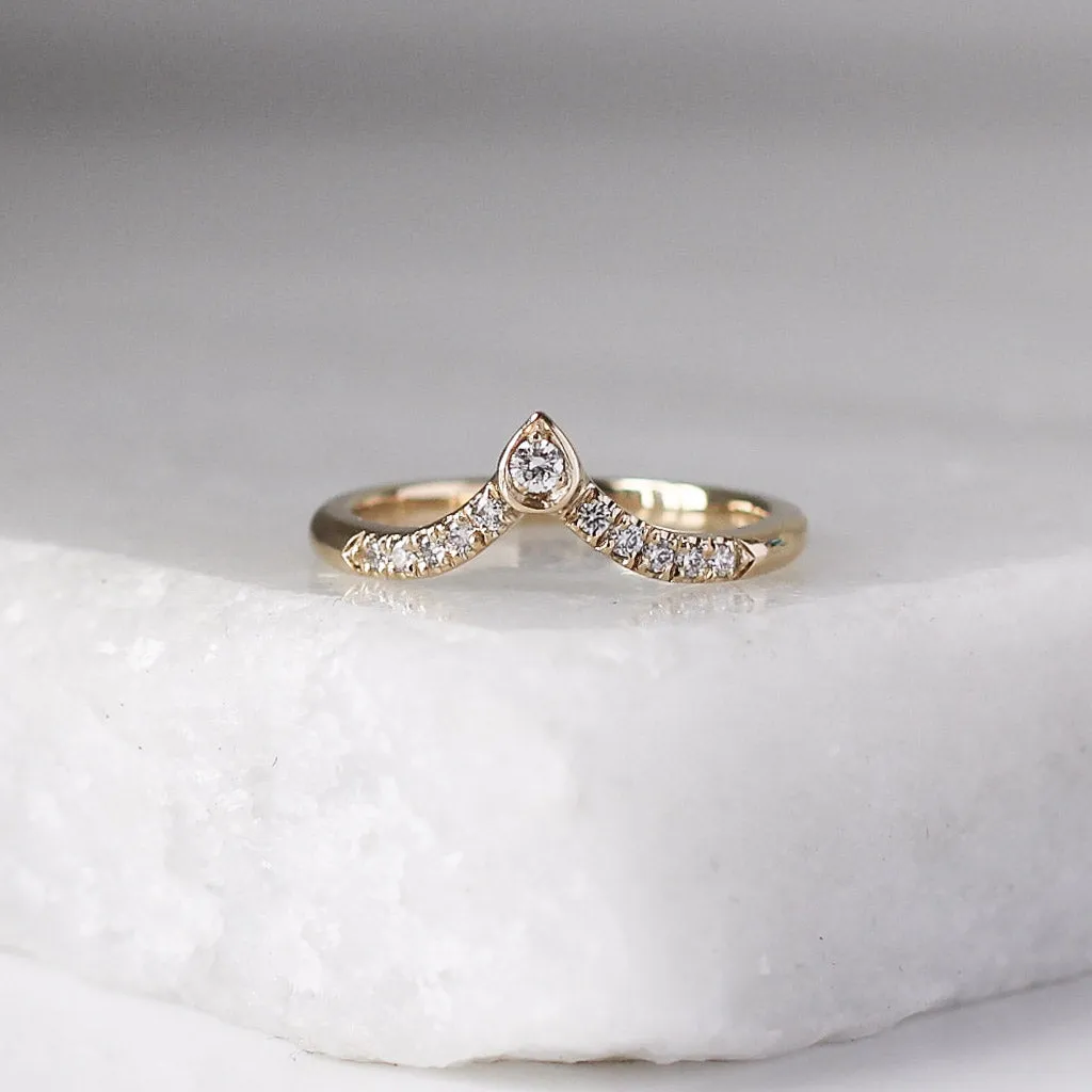 Pear Diamond Point Band